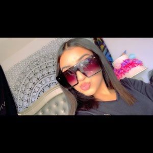 Meet your Posher, Ally